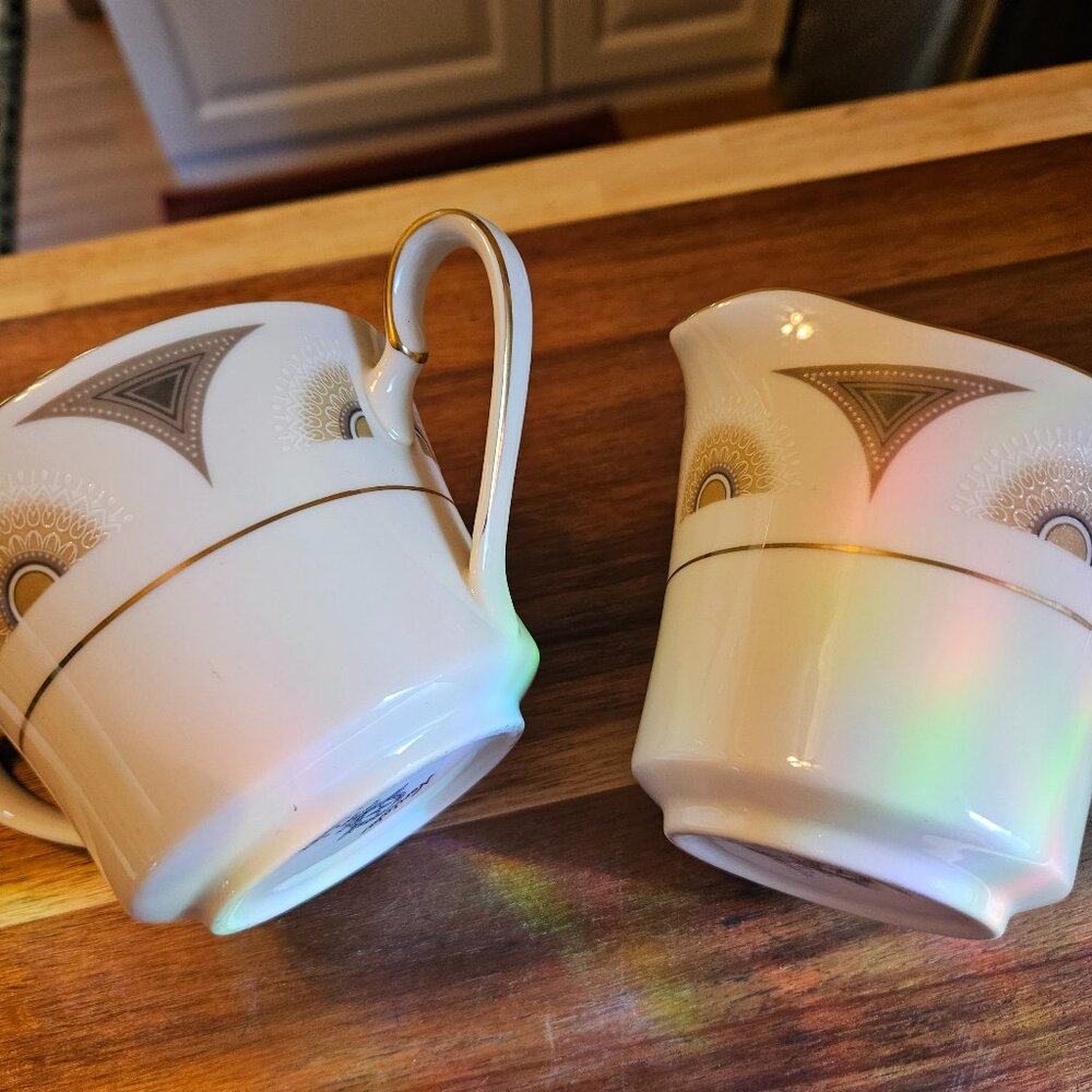 vintage Noritake cream and sugar top with lid